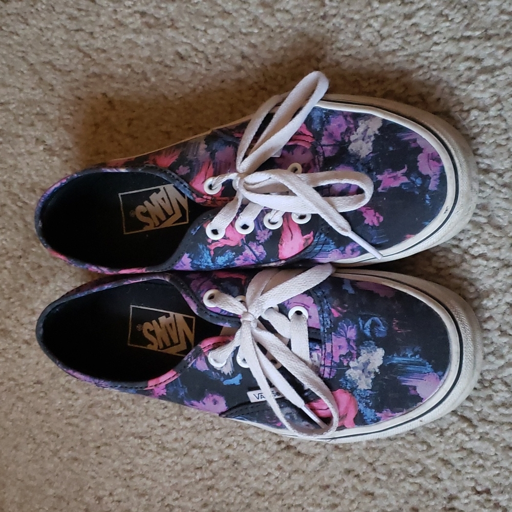 Women's 6.5 Vans shoes